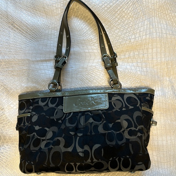 Coach Black and Gray Signature Optic Gallery Tote - Picture 2 of 12
